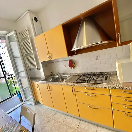 Apartment Beada Home, A Pochi Passi Dal Centro Storico Di E Da Navigli, Con Fermata Metropolitana A Pochi Passi!